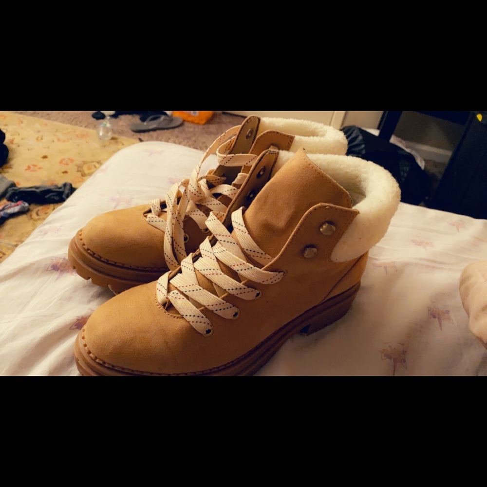 Boots that i only wore one time